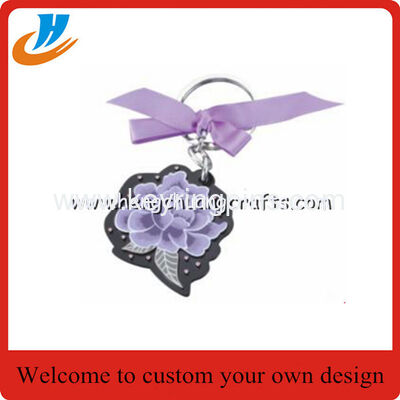Soft enamel metal keychain,flower metal gift keychain with key chains design