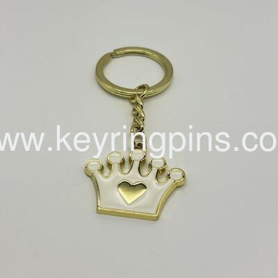 Metal gifts keyrings with different shape keychains dogs,cats butterfly metal keyrings for sale