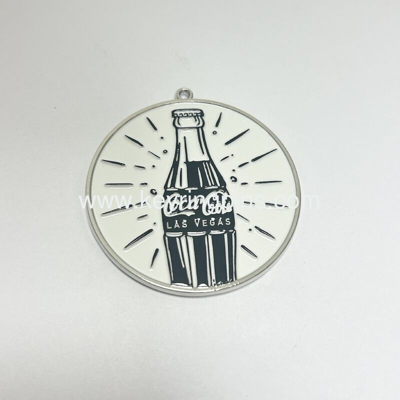 Zinc alloy material die casting metal keychains,Custom Coca Cola metal keyrings for gifts