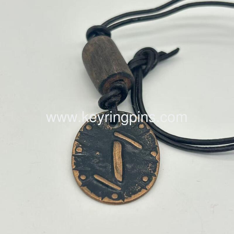 Zinc alloy metal keychain keyring vintage nostalgic small tags with multiple plating options and customizable artwork formats